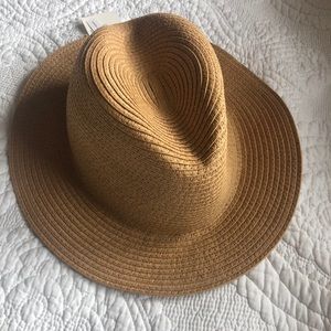 New straw brimmed hat